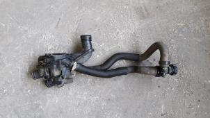 Gebruikte Thermostaathuis Peugeot 308 (4A/C) 1.4 VTI 16V Prijs op aanvraag aangeboden door Autodemontage Joko B.V.