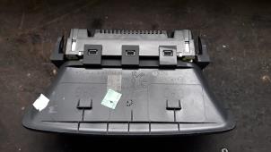 Gebruikte Display Interieur Peugeot 308 (4A/C) 1.4 VTI 16V Prijs op aanvraag aangeboden door Autodemontage Joko B.V.