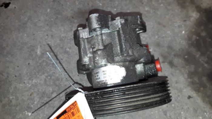 Gebruikte Servopomp Citroen C8 (EA/EB) 2.0 HDi 16V Prijs op aanvraag aangeboden door Autodemontage Joko B.V.
