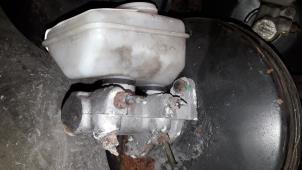 Gebruikte Hoofdremcilinder Opel Astra F (53/54/58/59) 1.8i 16V Prijs op aanvraag aangeboden door Autodemontage Joko B.V.