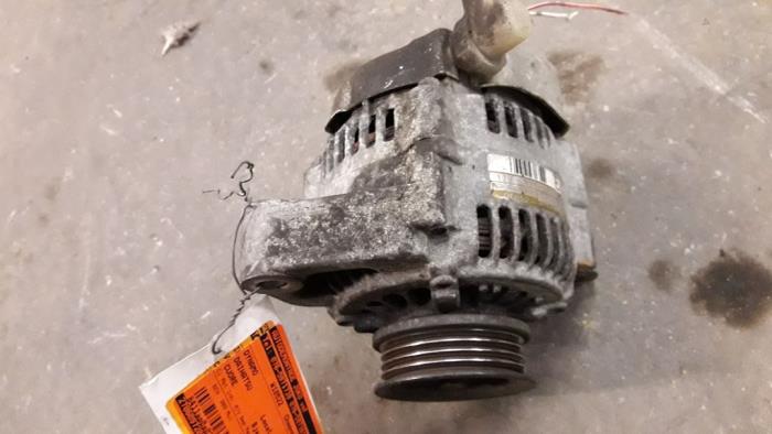 Gebruikte Dynamo Daihatsu Cuore (L251/271/276) 1.0 12V Prijs op aanvraag aangeboden door Autodemontage Joko B.V.