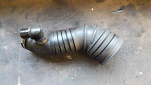 Gebruikte Luchtinlaat slang Audi A4 Avant (B6) 2.5 TDI 24V Prijs op aanvraag aangeboden door Autodemontage Joko B.V.