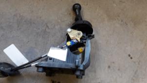 Gebruikte Versnellingspook Peugeot 308 (4A/C) 1.4 VTI 16V Prijs op aanvraag aangeboden door Autodemontage Joko B.V.