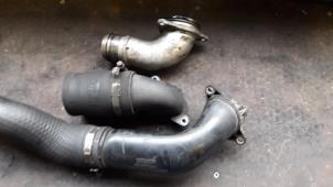 Gebruikte Intercooler Buis Opel Astra H SW (L35) 1.9 CDTi 16V 120 Prijs op aanvraag aangeboden door Autodemontage Joko B.V.