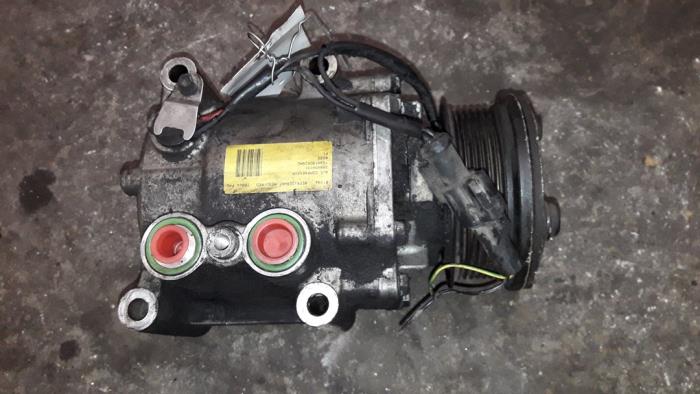 Gebruikte Aircopomp Ford Transit Connect 1.8 TDCi 90 Prijs op aanvraag aangeboden door Autodemontage Joko B.V.