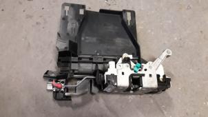 Gebruikte Deurslot Mechaniek 4Deurs links-voor Dodge Nitro 2.8 CRD 16V 4x4 Prijs op aanvraag aangeboden door Autodemontage Joko B.V.