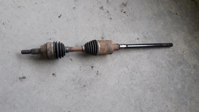 Gebruikte Steekas rechts-voor Dodge Nitro 2.8 CRD 16V 4x4 Prijs op aanvraag aangeboden door Autodemontage Joko B.V.