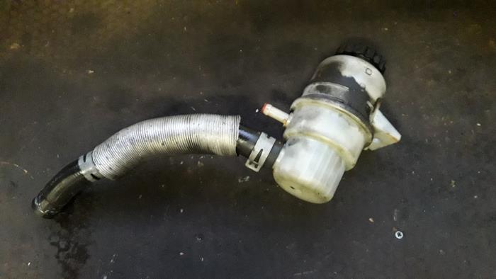 Gebruikte Servo Oliereservoir Dodge Nitro 2.8 CRD 16V 4x4 Prijs op aanvraag aangeboden door Autodemontage Joko B.V.