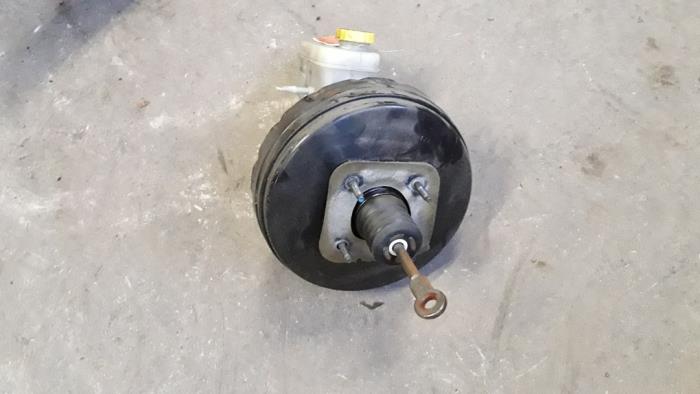Gebruikte Rembekrachtiger Dodge Nitro 2.8 CRD 16V 4x4 Prijs op aanvraag aangeboden door Autodemontage Joko B.V.