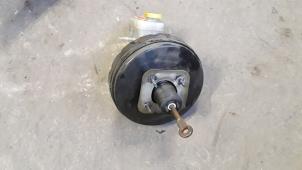 Gebruikte Rembekrachtiger Dodge Nitro 2.8 CRD 16V 4x4 Prijs op aanvraag aangeboden door Autodemontage Joko B.V.