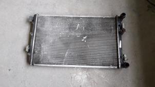 Gebruikte Radiateur Volkswagen Polo IV (9N1/2/3) 1.2 12V Prijs op aanvraag aangeboden door Autodemontage Joko B.V.