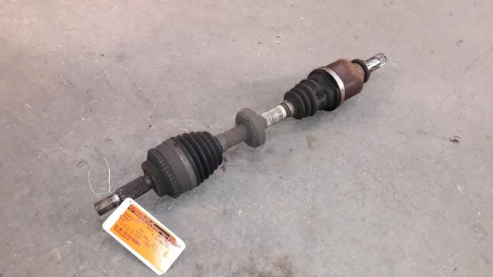 Gebruikte Steekas links-voor Renault Clio II Societe (SB) 1.5 dCi 68 Prijs op aanvraag aangeboden door Autodemontage Joko B.V.