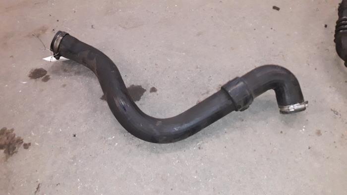 Gebruikte Intercooler Slang Renault Clio II Societe (SB) 1.5 dCi 68 Prijs op aanvraag aangeboden door Autodemontage Joko B.V.