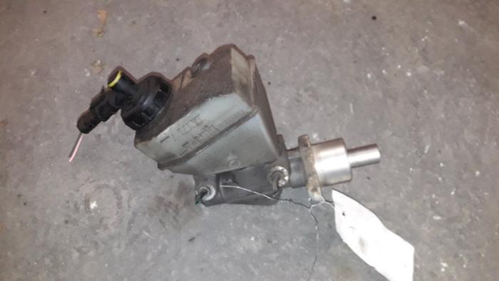 Gebruikte Hoofdremcilinder Renault Clio II Societe (SB) 1.5 dCi 68 Prijs op aanvraag aangeboden door Autodemontage Joko B.V.