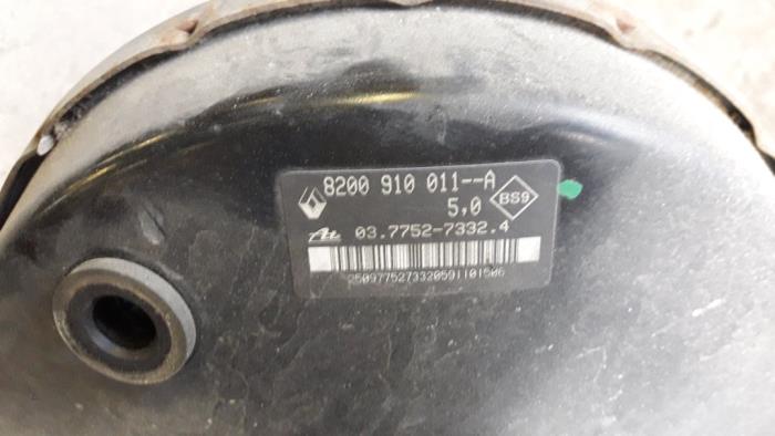 Gebruikte Rembekrachtiger Renault Twingo II (CN) 1.5 dCi 90 FAP Prijs op aanvraag aangeboden door Autodemontage Joko B.V.