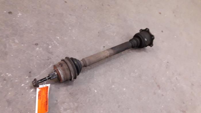 Gebruikte Aandrijfas rechts-voor Audi A4 Prijs op aanvraag aangeboden door Autodemontage Joko B.V.