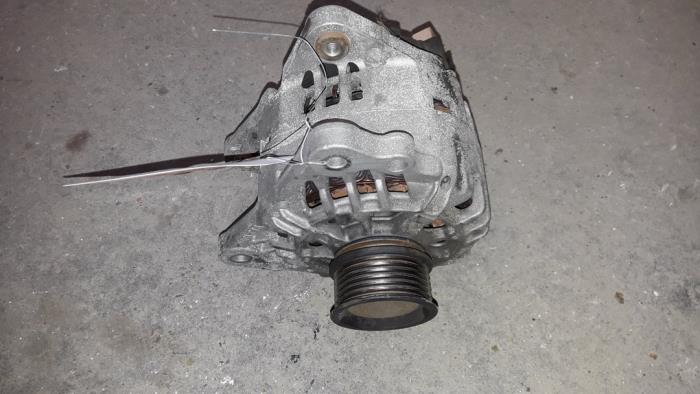 Gebruikte Dynamo Seat Toledo (1M2) 1.8 20V Prijs op aanvraag aangeboden door Autodemontage Joko B.V.