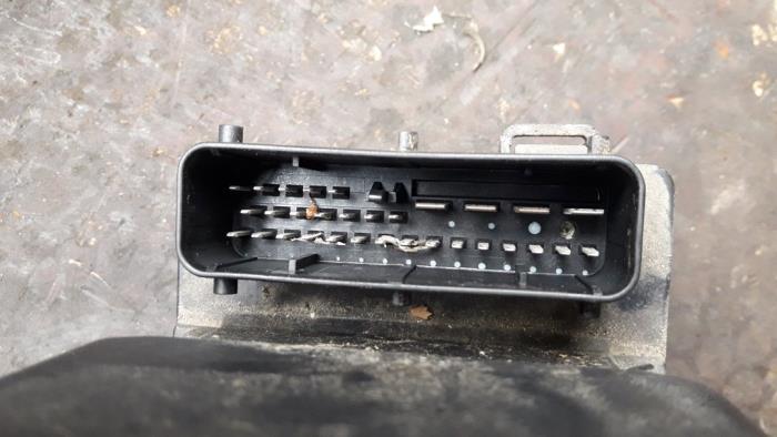 Gebruikte ABS Pomp Ssang Yong Rexton 2.9 TD RJ 290 Prijs op aanvraag aangeboden door Autodemontage Joko B.V.