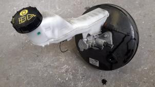 Gebruikte Hoofdremcilinder Ford B-Max (JK8) 1.0 EcoBoost 12V 100 Van Prijs op aanvraag aangeboden door Autodemontage Joko B.V.