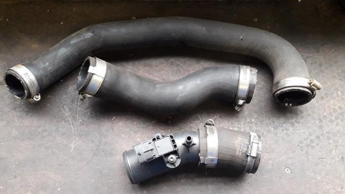 Gebruikte Intercooler Slang Ford B-Max (JK8) 1.0 EcoBoost 12V 100 Van Prijs op aanvraag aangeboden door Autodemontage Joko B.V.