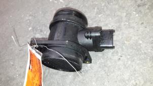 Gebruikte Luchtmassameter Alfa Romeo GT (937) 1.9 JTD 16V Multijet Prijs op aanvraag aangeboden door Autodemontage Joko B.V.