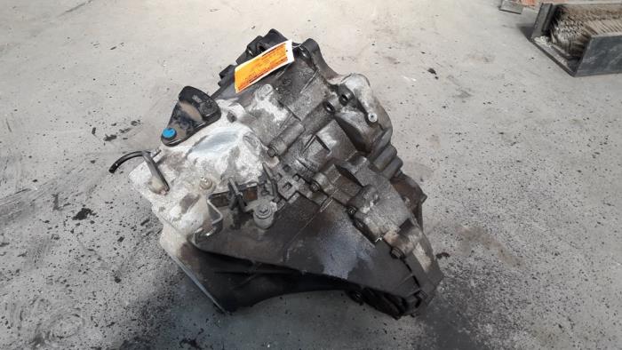 Versnellingsbak van een Volvo S70 2.5 TDI 1999