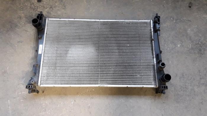 Gebruikte Radiateur Fiat Doblo Cargo (263) 1.3 MJ 16V DPF Euro 5 Prijs op aanvraag aangeboden door Autodemontage Joko B.V.