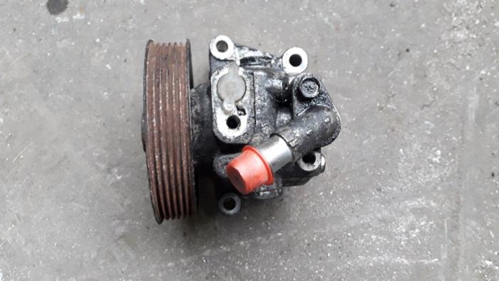 Gebruikte Pomp Servo Ford Mondeo IV Wagon 1.8 TDCi 125 16V Prijs op aanvraag aangeboden door Autodemontage Joko B.V.