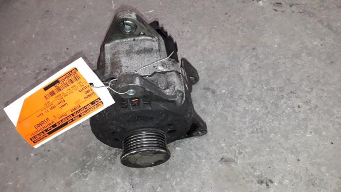 Gebruikte Dynamo Ford Fiesta 4 1.3i Prijs op aanvraag aangeboden door Autodemontage Joko B.V.