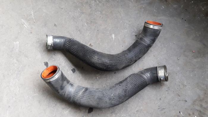 Gebruikte Intercooler Slang Chrysler 300 C Touring 3.0 CRD 24V Prijs op aanvraag aangeboden door Autodemontage Joko B.V.