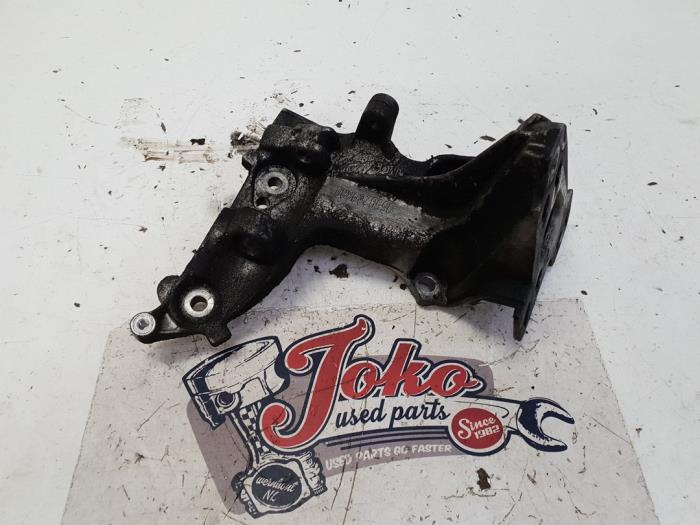 Gebruikte Dynamosteun boven Citroen Berlingo 1.6 Hdi 16V 90 Prijs op aanvraag aangeboden door Autodemontage Joko B.V.