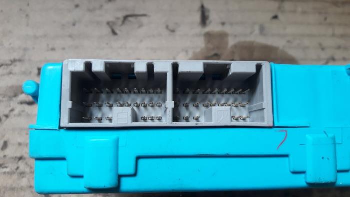 Computer Body Control van een Mitsubishi Lancer Wagon (CS/CT) 1.6 16V 2005