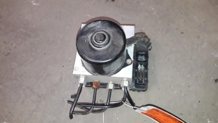 Gebruikte ABS Pomp Chrysler Voyager/Grand Voyager (RG/RS) 2.5 CRD Prijs op aanvraag aangeboden door Autodemontage Joko B.V.