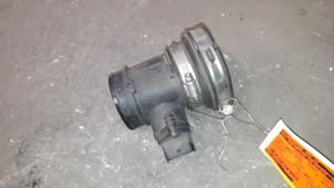 Gebruikte Luchtmassameter Chrysler Voyager/Grand Voyager (RG/RS) 2.5 CRD Prijs op aanvraag aangeboden door Autodemontage Joko B.V.