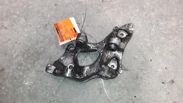Gebruikte Dynamosteun boven Peugeot Partner Combispace 1.6 HDI 90 16V Prijs op aanvraag aangeboden door Autodemontage Joko B.V.