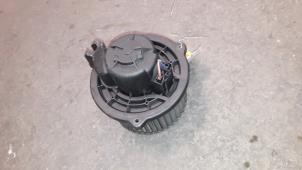 Gebruikte Chaufage Ventilatiemotor Rover 75 2.0 CDTi 16V Prijs op aanvraag aangeboden door Autodemontage Joko B.V.