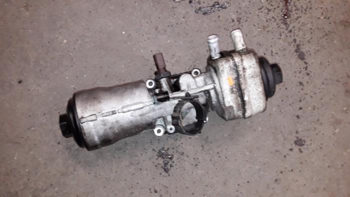 Gebruikte Oliefilterhuis Volkswagen Polo IV (9N1/2/3) 1.4 TDI 80 Prijs op aanvraag aangeboden door Autodemontage Joko B.V.