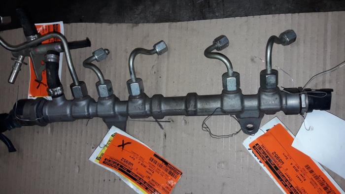 Gebruikte Injector brug Fiat Punto Evo (199) 1.3 JTD Multijet Start&Stop 16V Euro 4 Prijs op aanvraag aangeboden door Autodemontage Joko B.V.