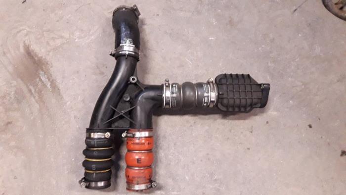 Gebruikte Intercooler Buis Citroen DS3 (SA) 1.6 e-HDi Prijs op aanvraag aangeboden door Autodemontage Joko B.V.