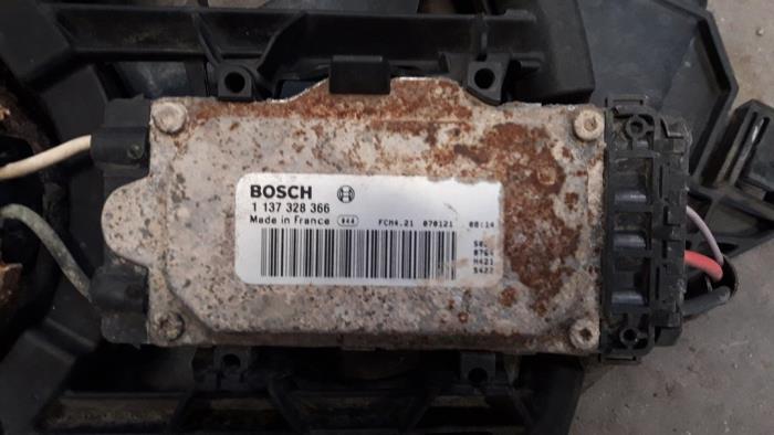 Gebruikte Computer Koeling Volvo V50 (MW) 1.8 16V Prijs op aanvraag aangeboden door Autodemontage Joko B.V.