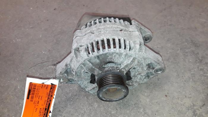 Gebruikte Dynamo Opel Omega B (25/26/27) 2.2 16V Prijs op aanvraag aangeboden door Autodemontage Joko B.V.