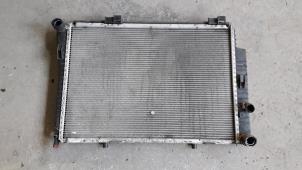 Gebruikte Radiateur Mercedes SLK (R170) 2.0 200 K 16V Prijs op aanvraag aangeboden door Autodemontage Joko B.V.
