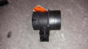 Gebruikte Luchtmassameter Volkswagen Golf IV (1J1) 2.3 V5 GTI Prijs op aanvraag aangeboden door Autodemontage Joko B.V.