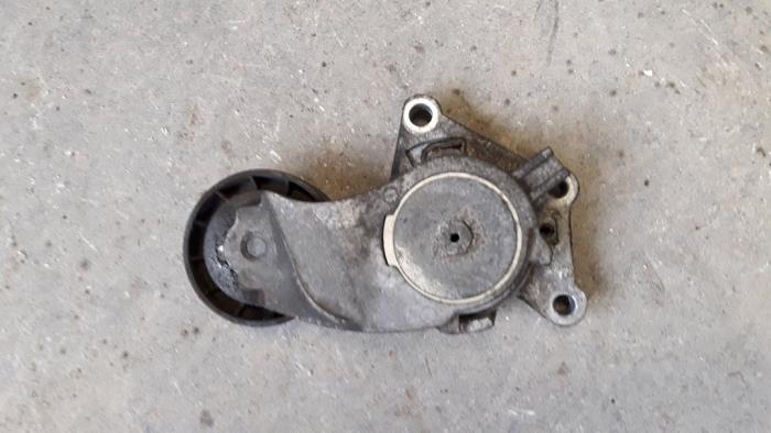 Gebruikte Spanrol Multiriem Ford Fiesta 6 (JA8) 1.6 TDCi 16V 95 Prijs op aanvraag aangeboden door Autodemontage Joko B.V.