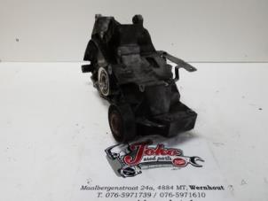 Gebruikte Dynamosteun boven Volkswagen Crafter 2.5 TDI 30/32/35 Prijs op aanvraag aangeboden door Autodemontage Joko B.V.