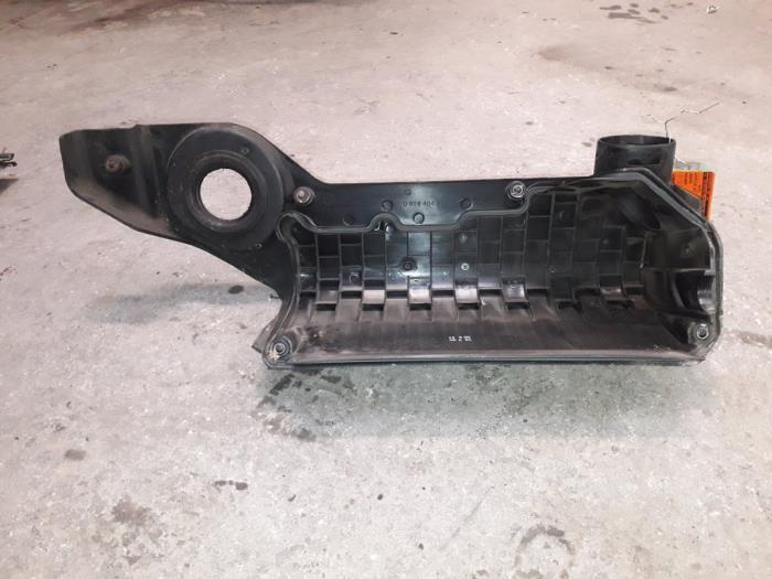 Gebruikte Luchtfilterhuis Landrover Freelander Hard Top 2.0 td4 16V Prijs op aanvraag aangeboden door Autodemontage Joko B.V.