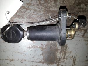 Gebruikte Slot Cilinder achter Saab 900 Prijs op aanvraag aangeboden door Autodemontage Joko B.V.