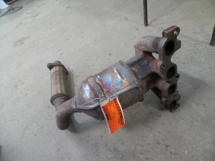 Gebruikte Katalysator Ford Fiesta 4 1.25 16V Prijs op aanvraag aangeboden door Autodemontage Joko B.V.