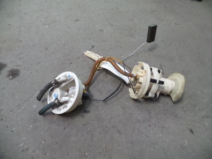 Gebruikte Tank element Pomp Audi A4 Avant (B5) 2.6 V6 Prijs op aanvraag aangeboden door Autodemontage Joko B.V.
