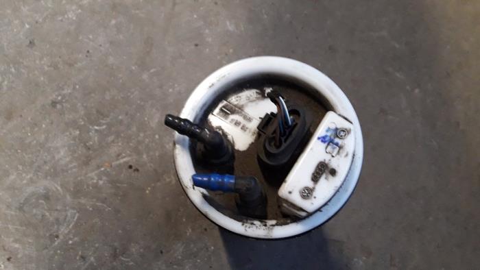 Gebruikte Brandstofpomp Elektrisch Volkswagen Polo IV (9N1/2/3) 1.2 12V Prijs op aanvraag aangeboden door Autodemontage Joko B.V.
